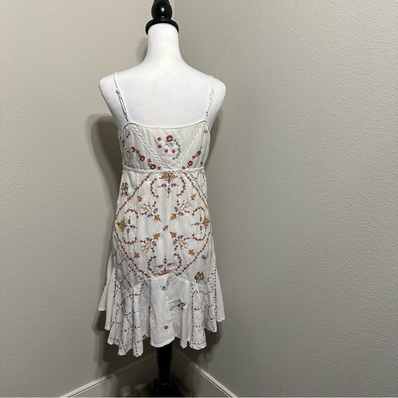 Urban outfitters  White Sienna Embroidered Hanky Hem Mini Dress - Picture 7 of 12